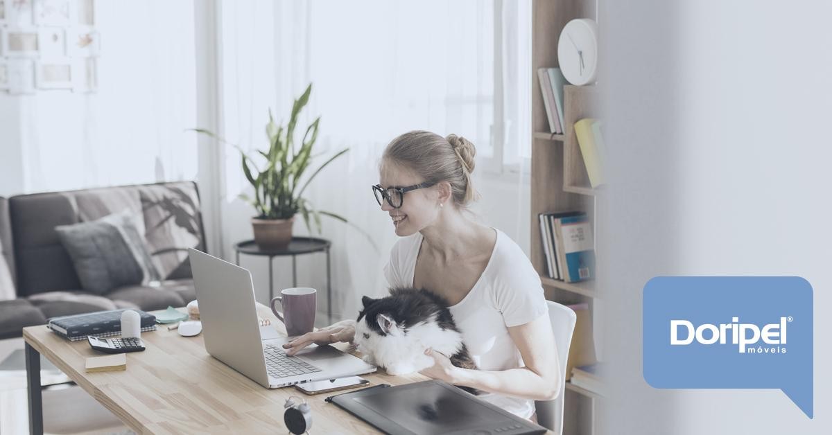 Home Office. Trabalho em casa.